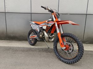 Z300 2冲-02(高配化油器版-带前大灯尾灯)